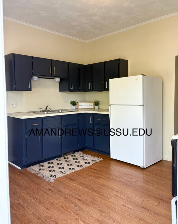 607 11th St, Unit 2 in Port Huron, MI - Foto de edificio