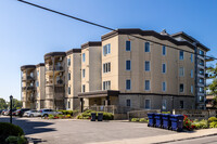 504 Des Prairies Boul in Laval, QC - Building Photo - Building Photo