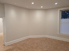 1851 Columbia Rd NW, Unit 102 in Washington, DC - Foto de edificio - Building Photo