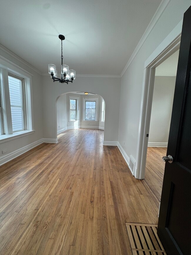 3516 W Evergreen Ave, Unit 1 in Chicago, IL - Foto de edificio - Building Photo