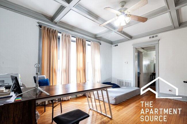 property at 908 W Belle Plaine Ave