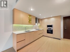89 Nelson St. in Vancouver, BC - Building Photo - Building Photo