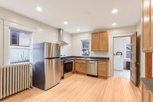 2105 Como Ave in St. Paul, MN - Building Photo