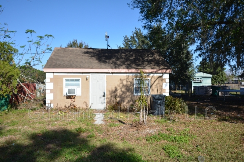 2726 Shamrock Dr in Haines City, FL - Building Photo