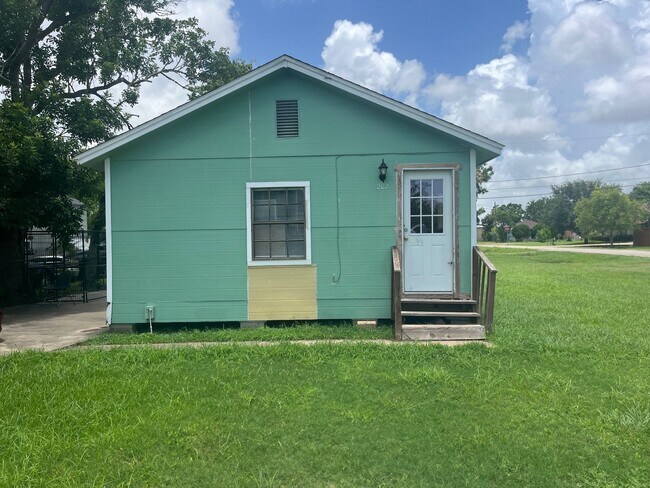 property at 202 N Avenue C