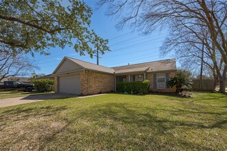 3002 Old Fort Rd in Sugar Land, TX - Building Photo - Building Photo