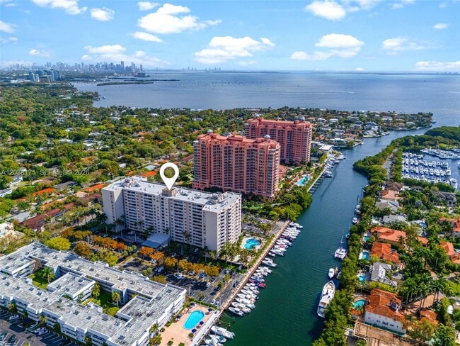 property at 90 Edgewater Dr
