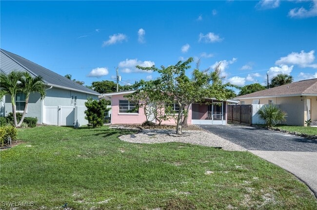 613 107th Ave N in Naples, FL - Building Photo - Building Photo