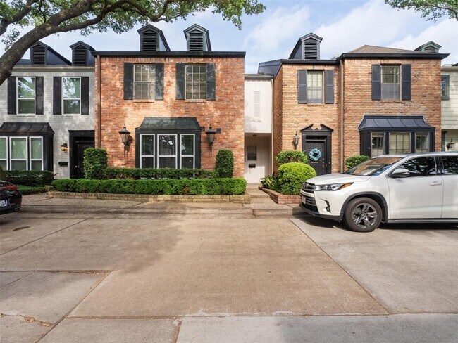 property at 3748 Lake St