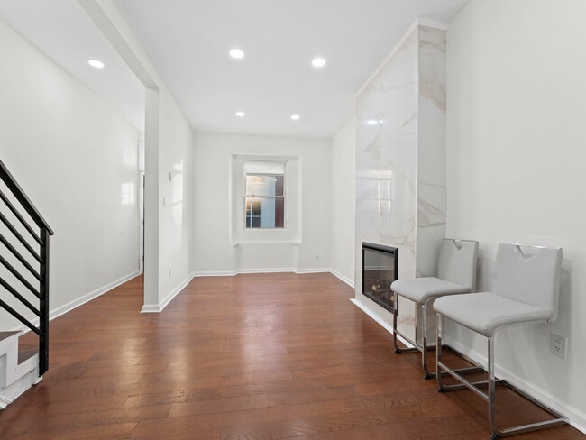 2443 Nicholas St in Philadelphia, PA - Building Photo - Building Photo