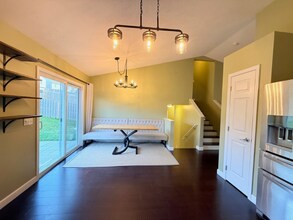 1805 N 207th St in Elkhorn, NE - Building Photo - Building Photo