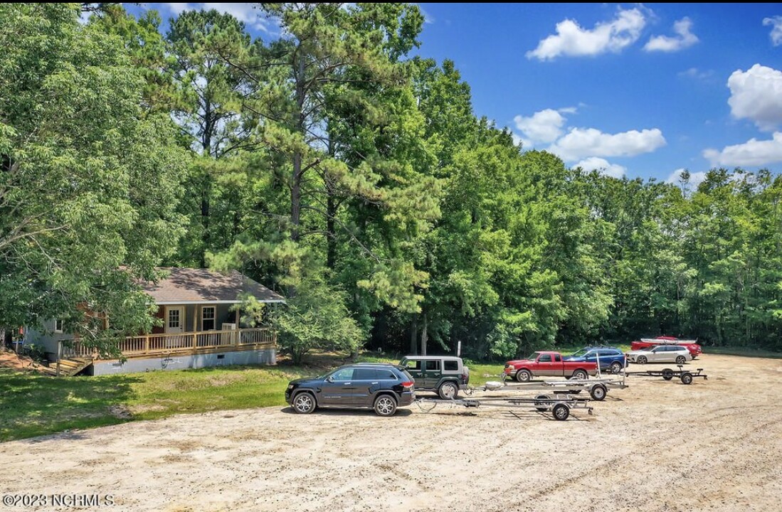 803 Gordon Lewis Dr SE in Winnabow, NC - Building Photo