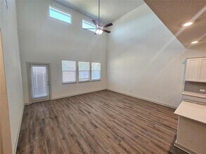 13809 Mcarthur Dr in Manor, TX - Building Photo - Building Photo