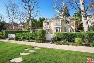 523 Avondale Ave in Los Angeles, CA - Building Photo - Building Photo