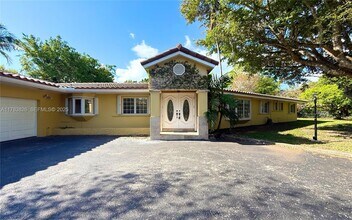 6282 SW 133rd St in Pinecrest, FL - Building Photo - Building Photo