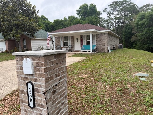 138 Adams St in Niceville, FL - Building Photo - Building Photo