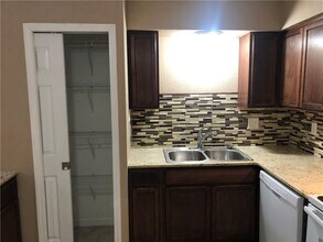 2008 Cypress Pl-Unit -B in Springdale, AR - Building Photo - Building Photo