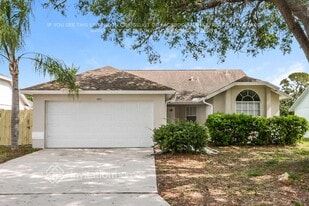 4201 11th Ave E in Bradenton, FL - Building Photo