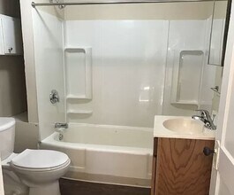 312 N Trapp Ave in Sioux Falls, SD - Foto de edificio - Building Photo