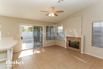 4822 Wind Break Ln in North Las Vegas, NV - Building Photo - Building Photo