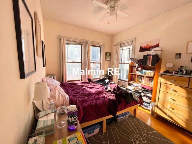 67 Hillside St, Unit 2 in Boston, MA - Foto de edificio - Building Photo