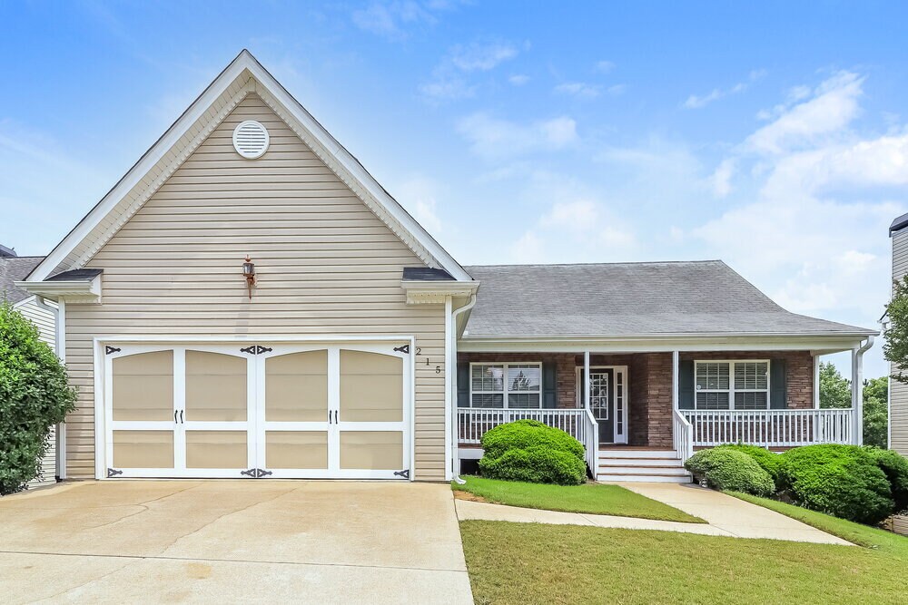 215 Overlook Dr in Dallas, GA - Building Photo