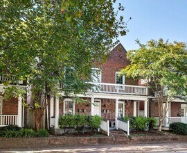 2213 W Cary St in Richmond, VA - Building Photo - Building Photo