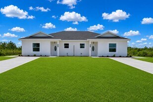 7951 Sarasota Dr in Indian Lake Estates, FL - Building Photo