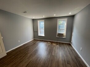 1152 Market St in Harrisburg, PA - Foto de edificio - Building Photo