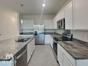 32468 Turtle Grace Lp in Wesley Chapel, FL - Building Photo - Building Photo