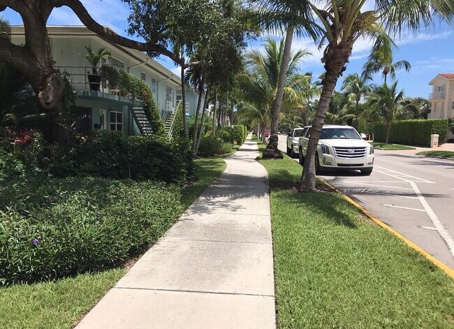 297A 8th Ave S