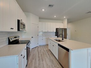 558 Nimitz Blvd in Lehigh Acres, FL - Building Photo - Building Photo