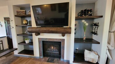 1600 Pinebrook Blvd, Unit i-3 in Park City, UT - Foto de edificio - Building Photo