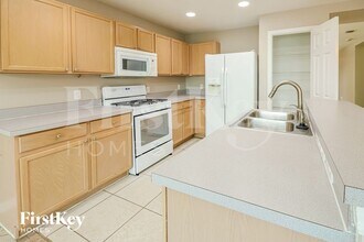 6619 Gates Pointe Way in Riverview, FL - Building Photo - Building Photo