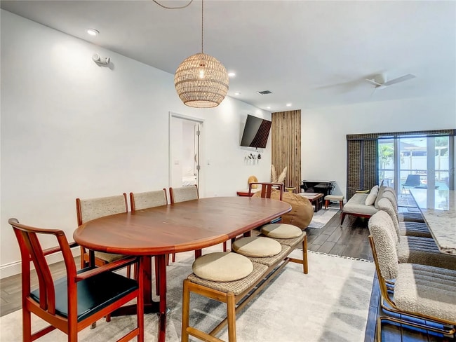 902 8th Ave NW in Largo, FL - Building Photo - Building Photo