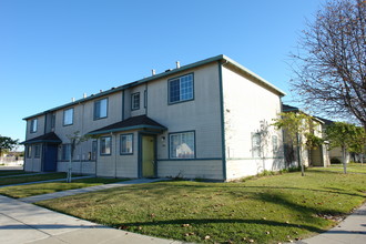 901-917 E Market St in Salinas, CA - Foto de edificio - Building Photo