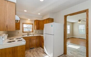 306 S Lucas St in Iowa City, IA - Building Photo - Building Photo