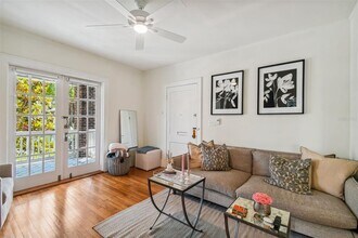 2113 W Southview Ave in Tampa, FL - Building Photo - Building Photo