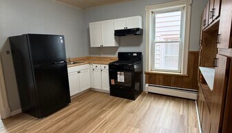 95 Bridge Ave, Unit 1 First Floor in Cohoes, NY - Building Photo