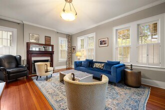 105 Laurel Ln in Austin, TX - Building Photo - Building Photo