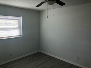 4825 Tudor Dr in Cape Coral, FL - Building Photo - Building Photo