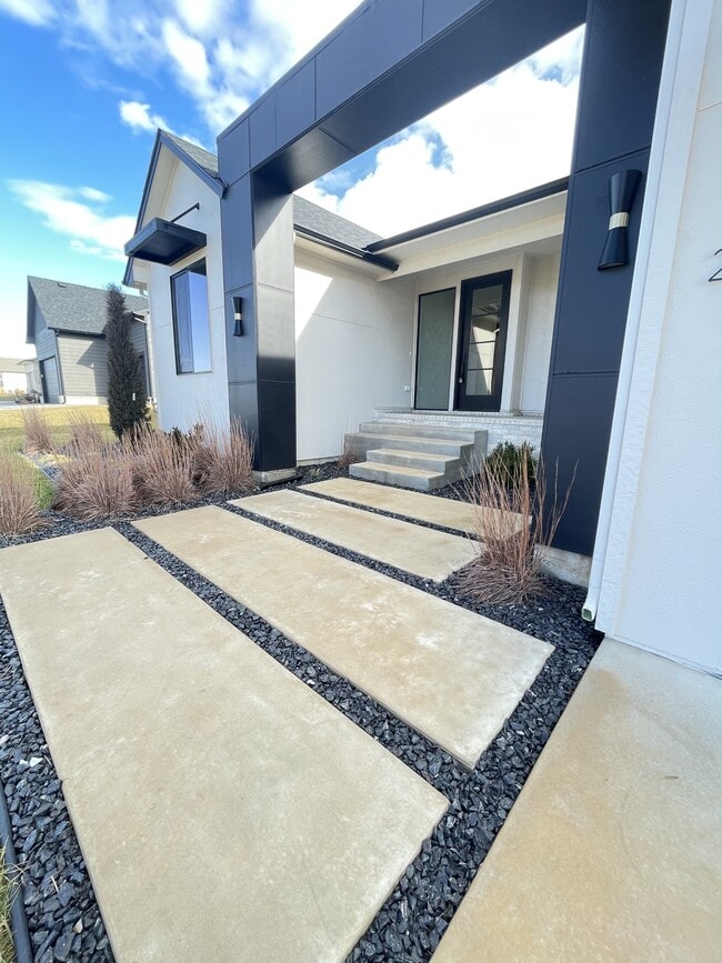 252 N Ciderbluff St in Goddard, KS - Building Photo - Building Photo