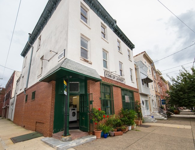 835-837 Corinthian Ave