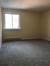 73 Nicholas Rd in Framingham, MA - Building Photo - Building Photo