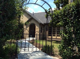 1255 E Orange Grove Blvd in Pasadena, CA - Building Photo