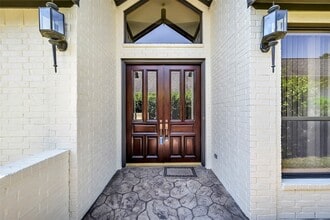 22 Creekwood Dr in Montgomery, TX - Building Photo - Building Photo