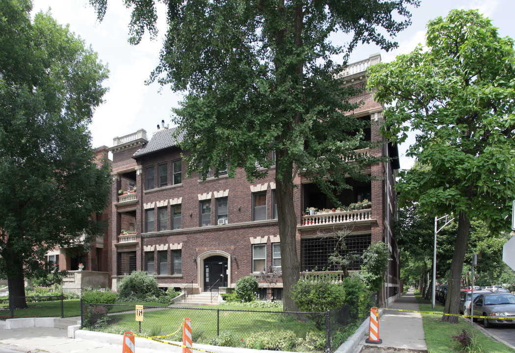 4800-4802 S Dorchester Ave in Chicago, IL - Building Photo