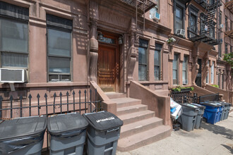 169 E 102nd St in New York, NY - Building Photo - Building Photo