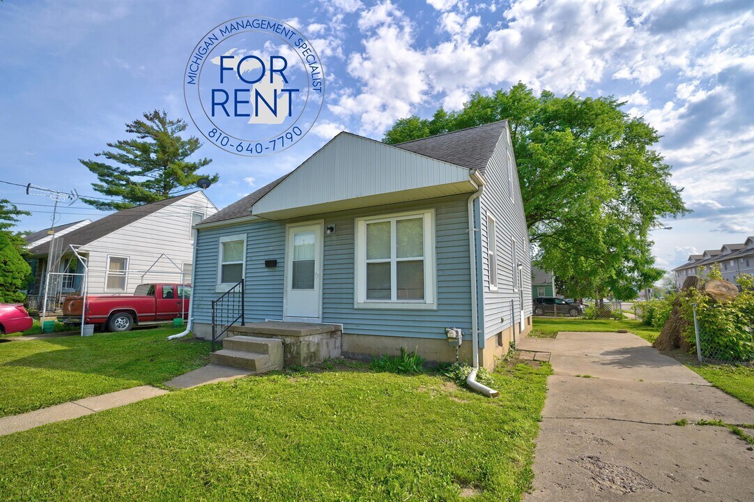 2857 Stevenson St in Flint, MI - Building Photo