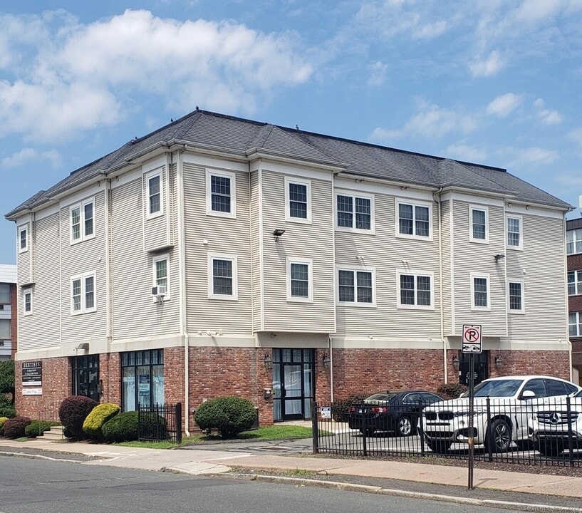 112 S Whitney St in Hartford, CT - Building Photo